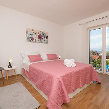Apartment Nona - Center, 150 Meters From The Beach ซูเปตาร์ ภายนอก รูปภาพ