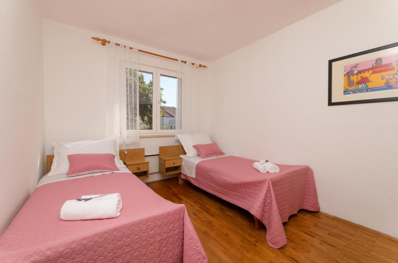 Apartment Nona - Center, 150 Meters From The Beach ซูเปตาร์ ภายนอก รูปภาพ